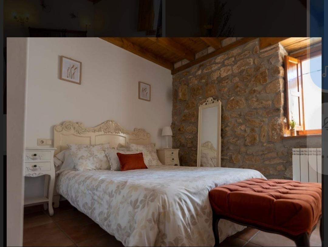 Hotel Rural En Las Cascadas De Tobera Extérieur photo